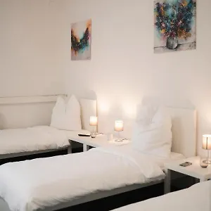 Ein, Zwei- Oder Mehrbettzimmer/ Monteurszimmer , Leipzig Deutschland